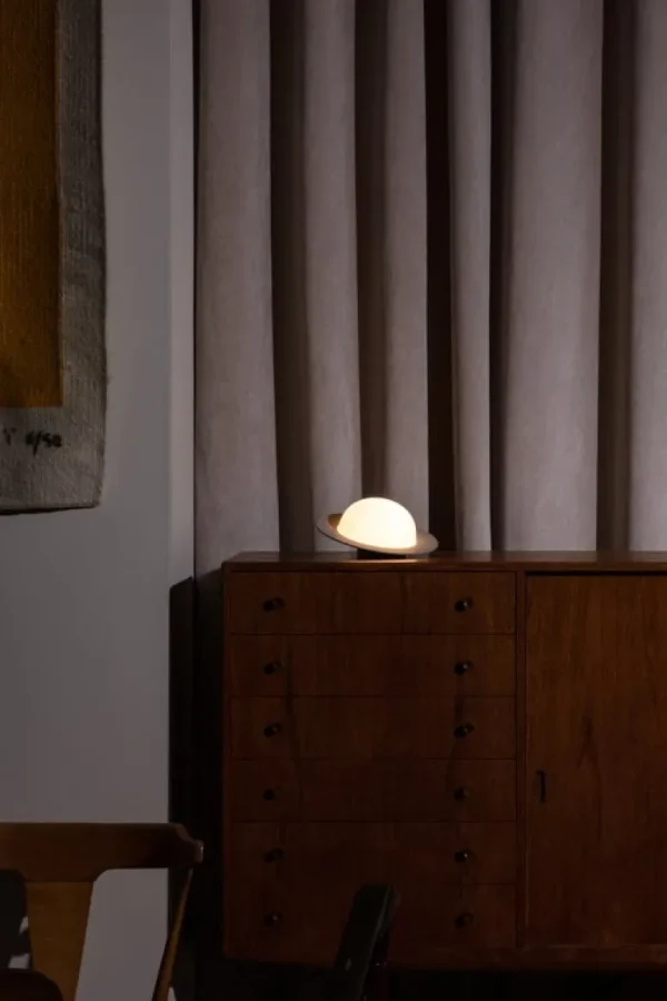 AGO Alley Tilt bordslampa, dimbar, liten, tegelröd