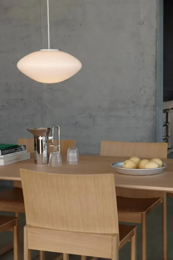 &Tradition Mist pendellampa AP16, mattvit - opalglas