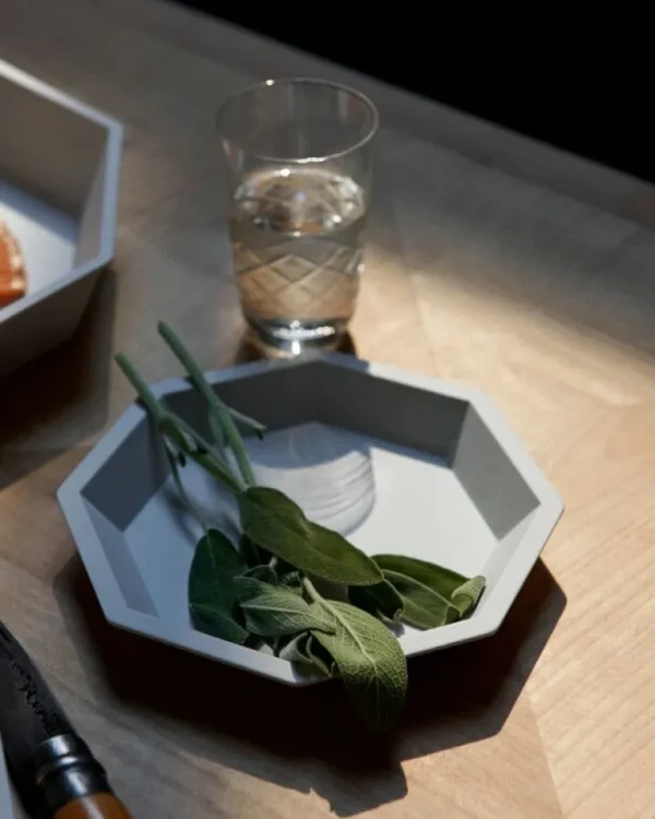 1616 / arita japan 1616 / arita japan TY Anise 150 tallrik, oglaserad grå