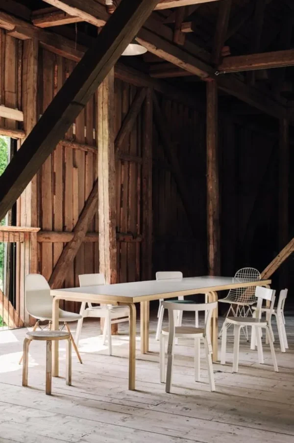 Artek Aalto bord 82A, björk - svart linoleum