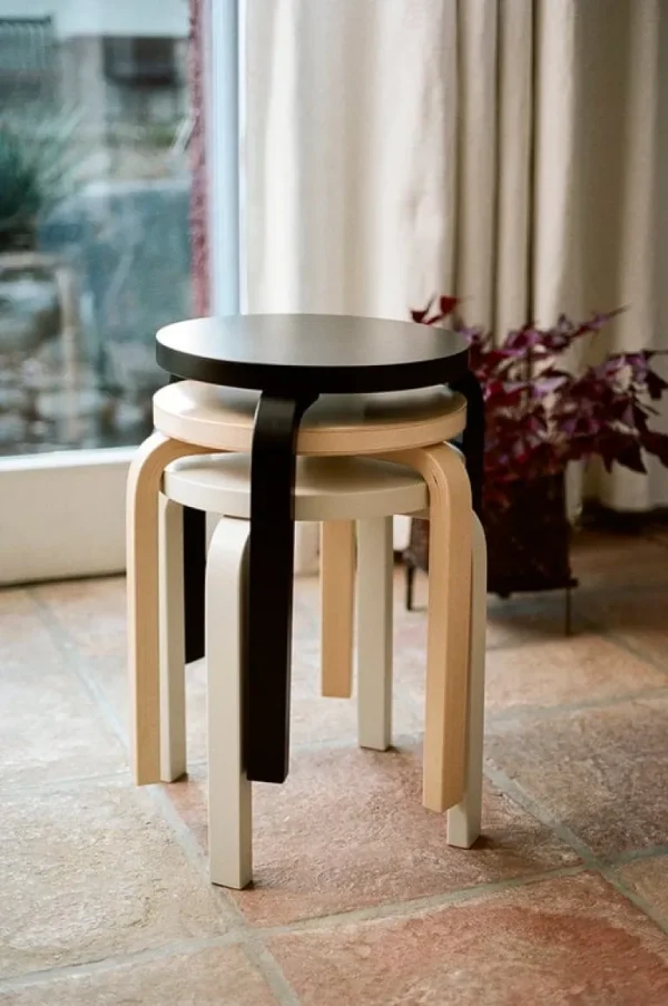 Artek Aalto pall 60, svartlackad