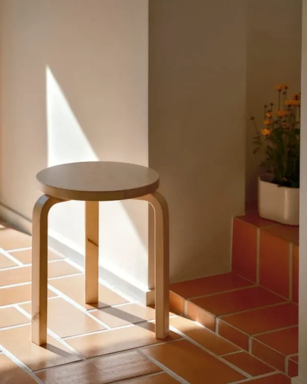 Artek Aalto, pall 60, vildbjörk