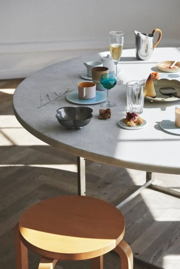 Artek Aalto pall E60, björk