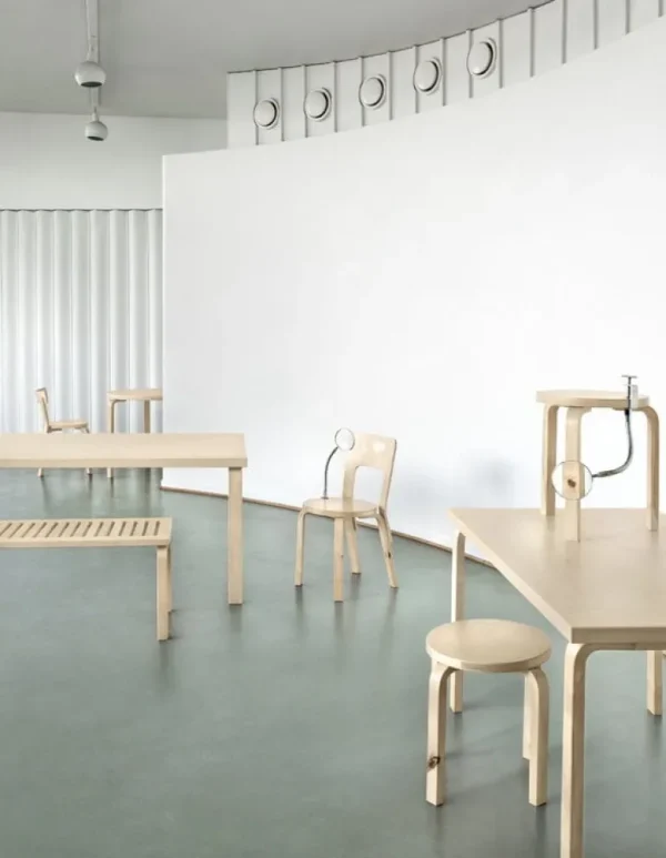 Artek Aalto pall E60, vildbjörk