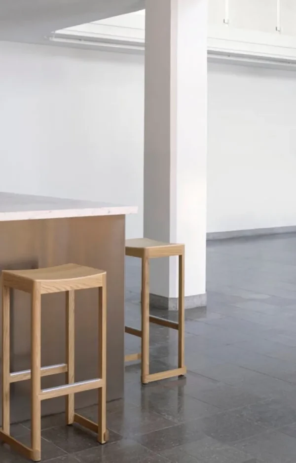 Artek Atelier barstol, 75 cm, mörkröd