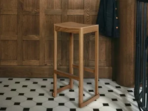 Artek Atelier barstol, 75 cm, lackerad ek