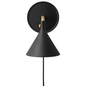 Audo Copenhagen Cast Sconce vägglampa med diffusor, dimbar, svart - mässing