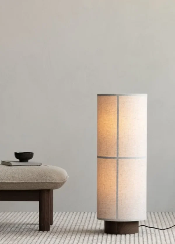Audo Copenhagen Hashira golvlampa, rå linne
