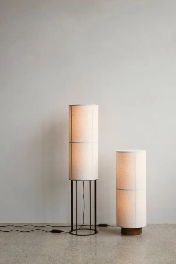 Audo Copenhagen Hashira golvlampa, rå linne