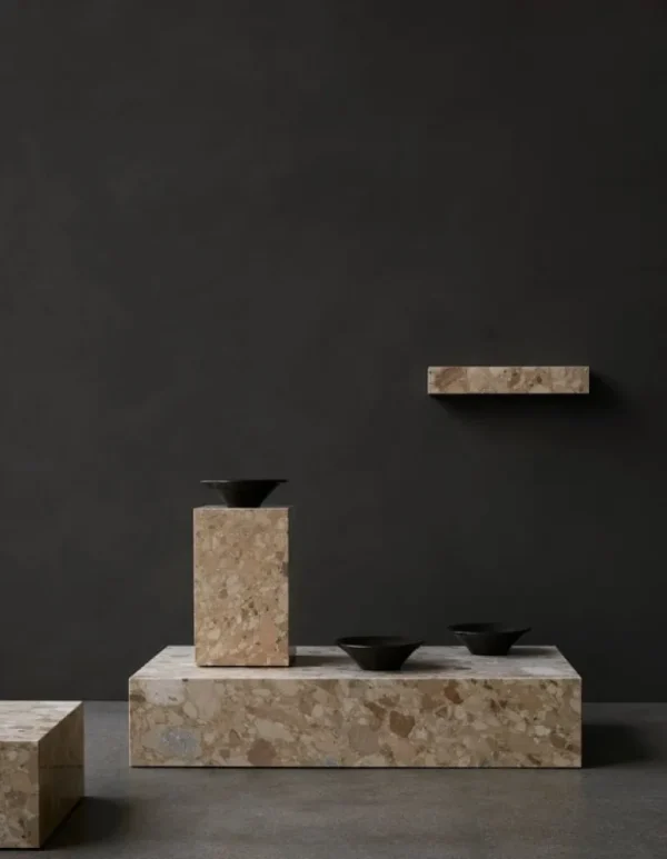 Audo Copenhagen Plinth bord, högt, Kunis Breccia marmor