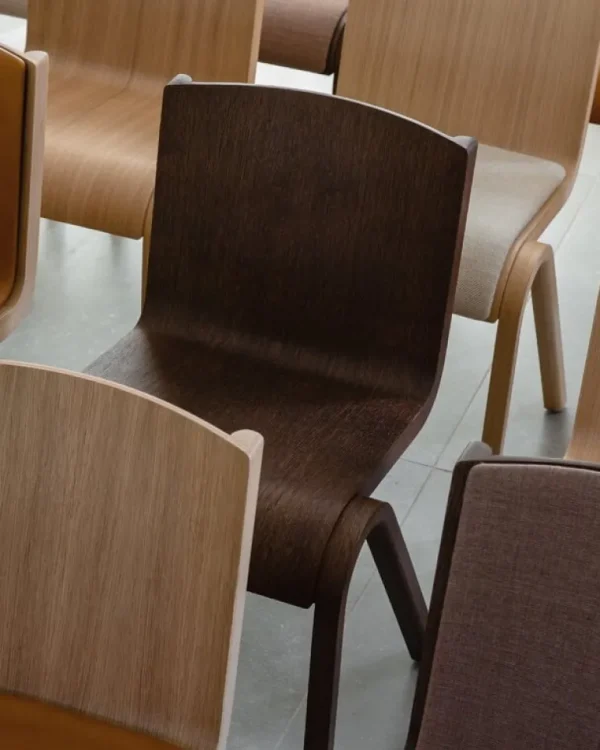 Audo Copenhagen Ready stol, röd betsad ek