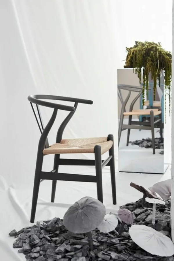 Carl Hansen & Søn CH24 Wishbone-stol, mjuk svart - naturlig snöre