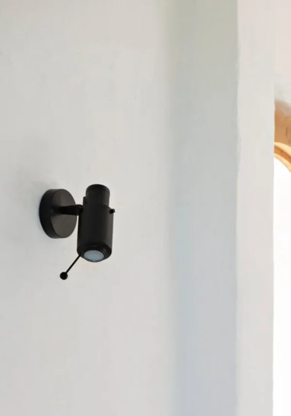 DCWéditions Biny Spot vägglampa med spak och knapp, svart