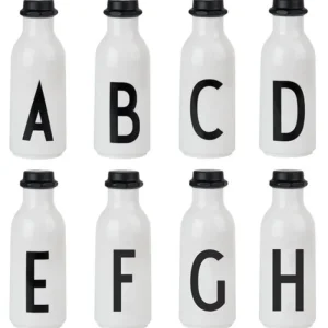 Design Letters Arne Jacobsen dricksflaska, A–Z