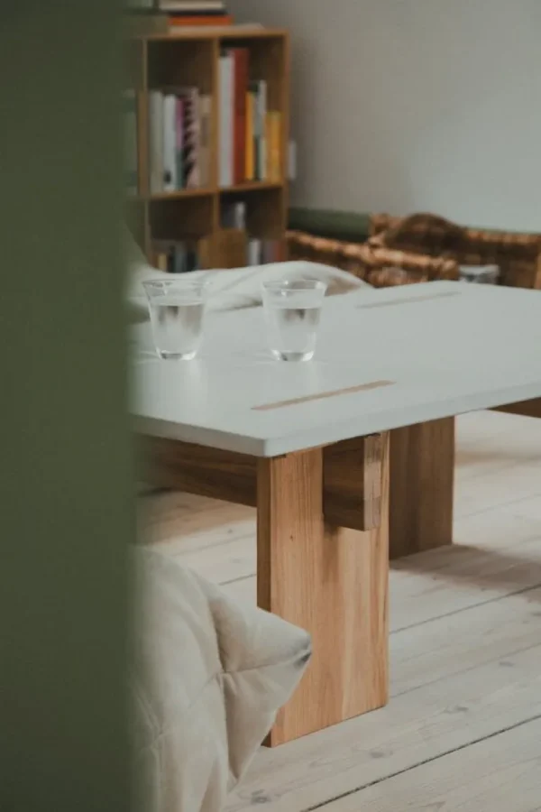 Eberhart Furniture Arnold soffbord, ljus betong - ljus ek