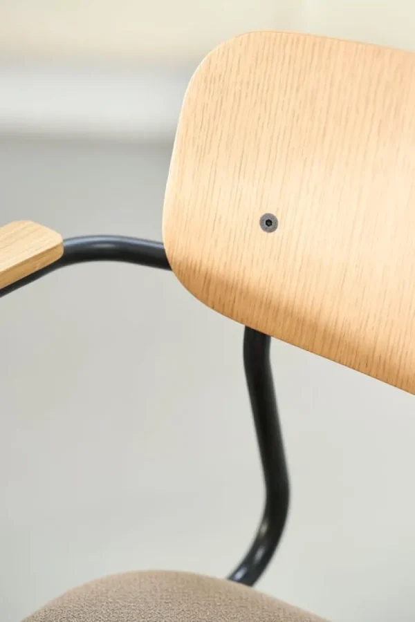 FDB Møbler J183 Holmen stol med armstöd, ekfaner - Grain Taupe