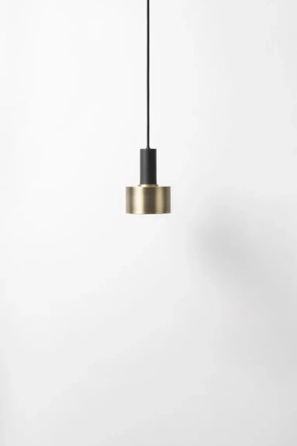 ferm LIVING Socket Pendant Low, svart