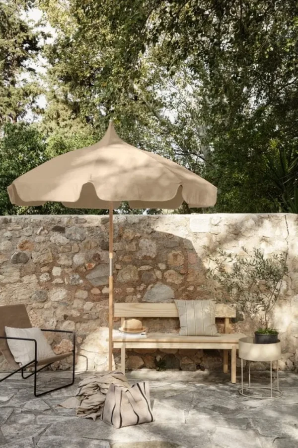 ferm LIVING Yard picknickväska, sand - svart