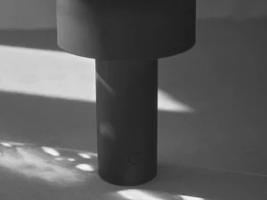 Flos Bellhop bordslampa, mattsvart