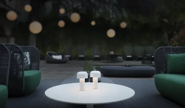 Flos Bellhop bordslampa, vit
