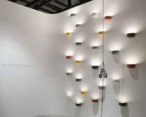 Flos Bellhop Wall Up vägglampa, vit