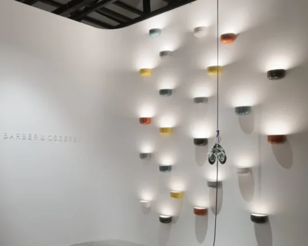 Flos Bellhop Wall Up vägglampa, vit