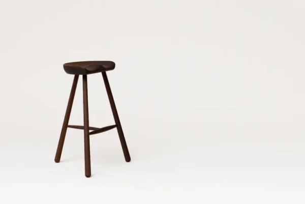 Form & Refine Shoemaker Chair No. 68 barstol, rökt ek