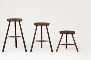 Form & Refine Shoemaker Chair No. 68 barstol, rökt ek
