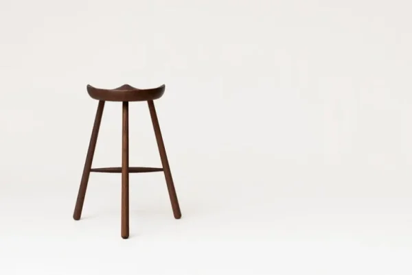 Form & Refine Shoemaker Chair No. 68 barstol, rökt ek