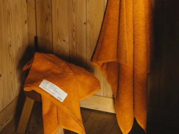 Frama Heavy Towel badhandduk, bränd orange