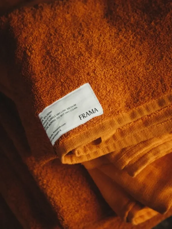 Frama Heavy Towel badhandduk, bränd orange