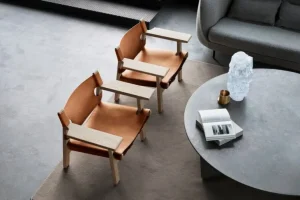 Fredericia Spanish Chair, konjaksfärgat läder - såpad ek