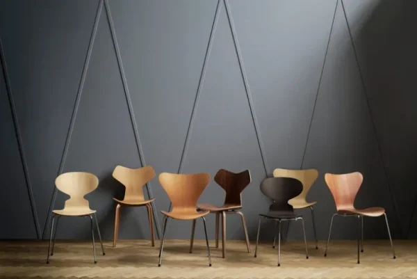Fritz Hansen Ant stol 3100, 3 ben, svart ask - krom