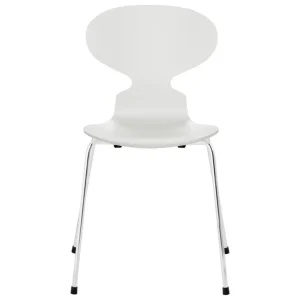 Fritz Hansen Ant stol 3101, vitlackerad ask - krom