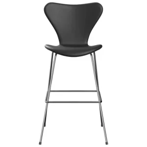 Fritz Hansen Series 7 3197 barstol, krom - Essential svart läder