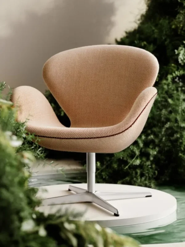 Fritz Hansen Swan 3320 fåtölj, b. alum.- Serpentine 0428, Grace kastanj
