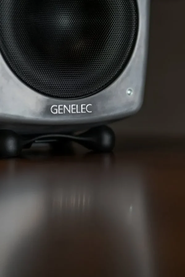 Genelec G Three (B) aktiv högtalare, RAW