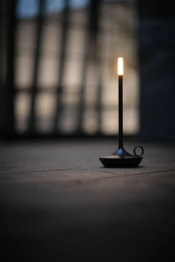 Graypants Wick bärbar bordslampa, svart