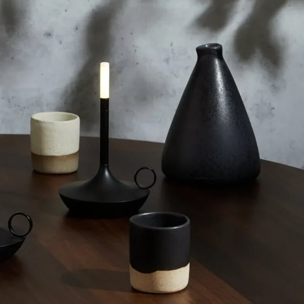 Graypants Wick S bärbar bordslampa, svart