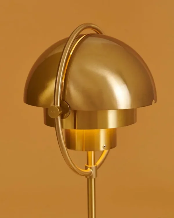 GUBI Multi-Lite bärbar bordslampa, mässing - mässing