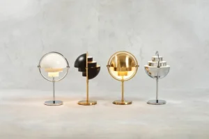 GUBI Multi-Lite bärbar bordslampa, mässing - mässing