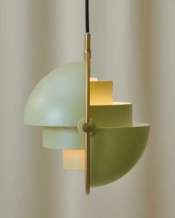 GUBI Multi-Lite pendellampa, liten, mässing - desert sage