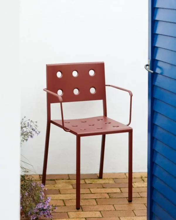 HAY Balcony matstol med armstöd, järn
