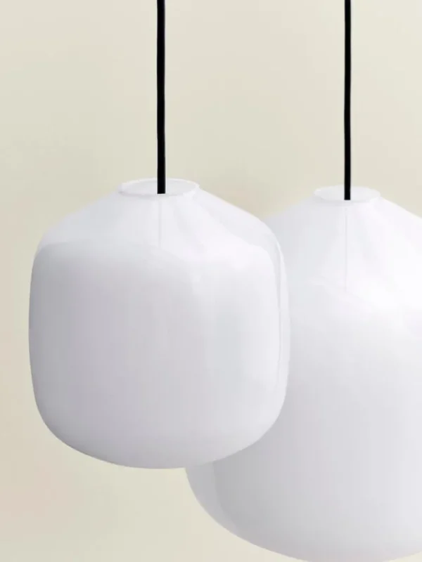 HAY Buoy 300 pendellampa, mjuk svart sladd