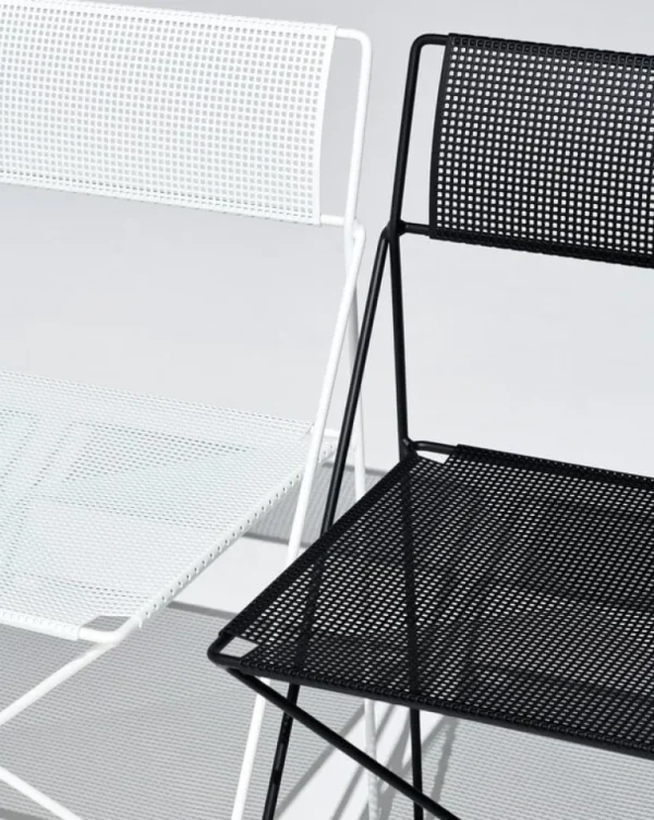 HAY X-Line stol, krit