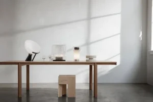 Karakter Lari Mini bärbar bordslampa