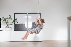 Barn Lillagunga Grand gunga, ek - grå