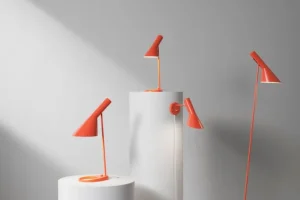 Louis Poulsen AJ bordslampa, electric orange