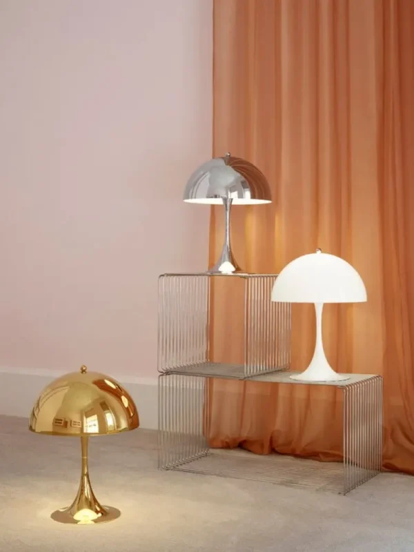Louis Poulsen Panthella 320 bordslampa, mässing