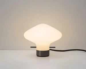 LYFA Repose bordslampa 175, opal - svart